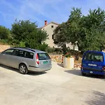 With A Parking Space Sali, Dugi Otok - 908 * سالي